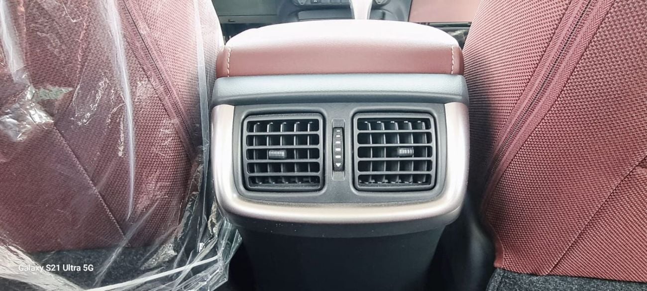 تويوتا هيلوكس SR5 2.4L DIESEL 4X4 A/T MY2026