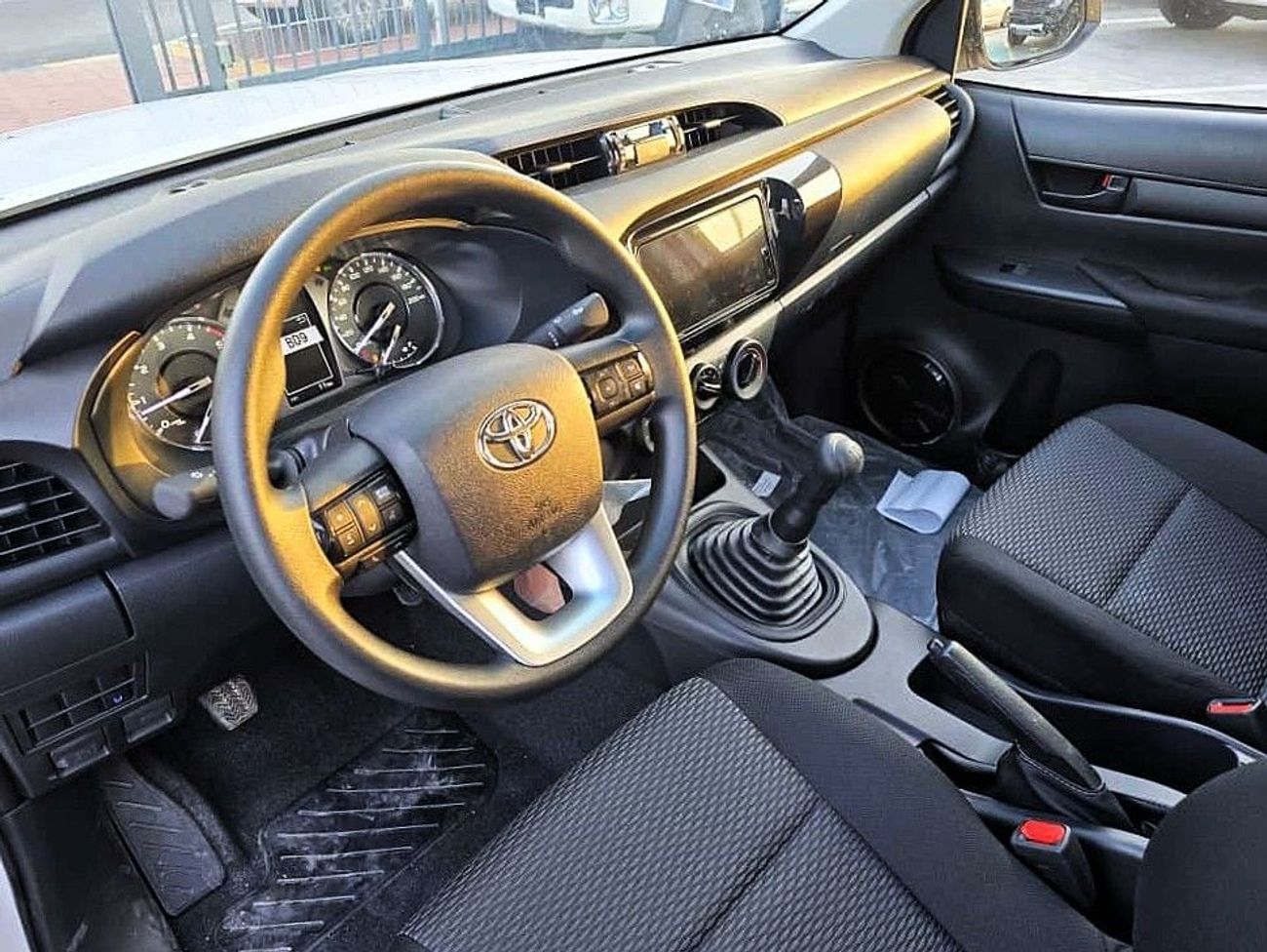 Toyota Hilux Toyota Hilux D.C 2.4L Diesel M/T 4*2 2025