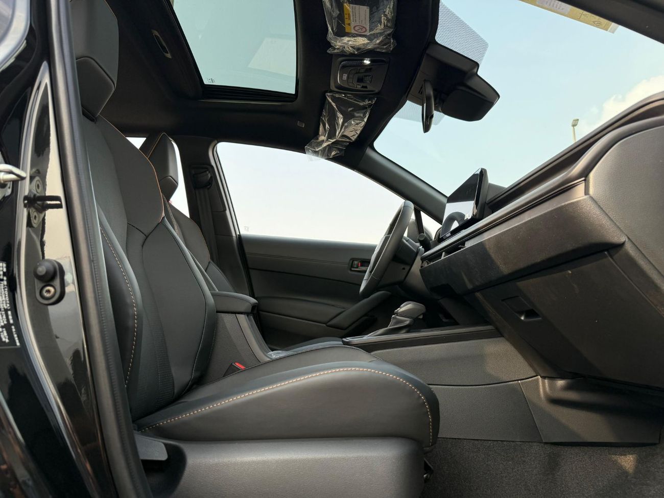 تويوتا كورولا كروس Facelift 2.0L HEV 2025 Model Export Price @ 73,500 AED