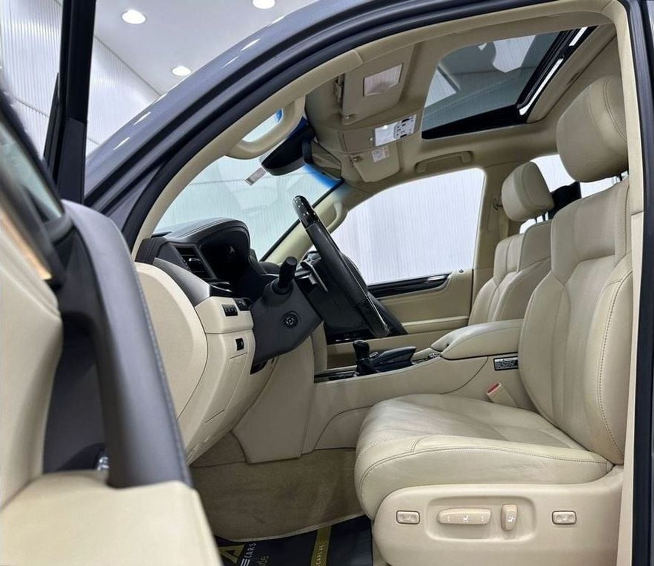 Lexus LX 570 Premier Plus 5.7L 2020 Lexus LX570 Premier Plus, Warranty, Full Lexus Service History, Fully Loaded,