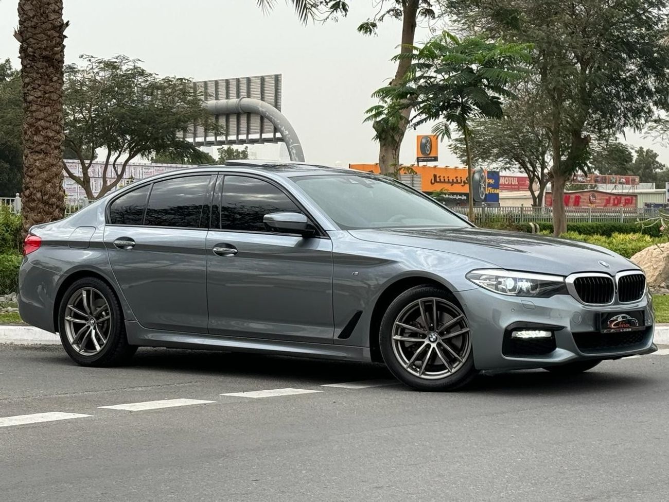 بي أم دبليو 520i GREAT OFFER BMW 520i M KIT 2018 GCC FULL OPTIONS