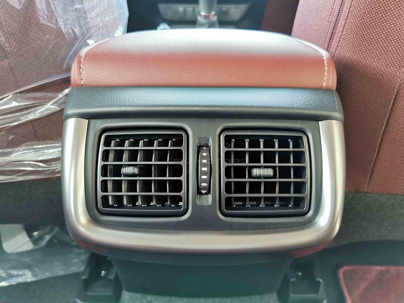 Toyota Hilux 2.7L, Manual, DRL LED Headlights, Rear Bedliner, Bluetooth, DVD, 4WD, Rear Camera (CODE # THFO03)