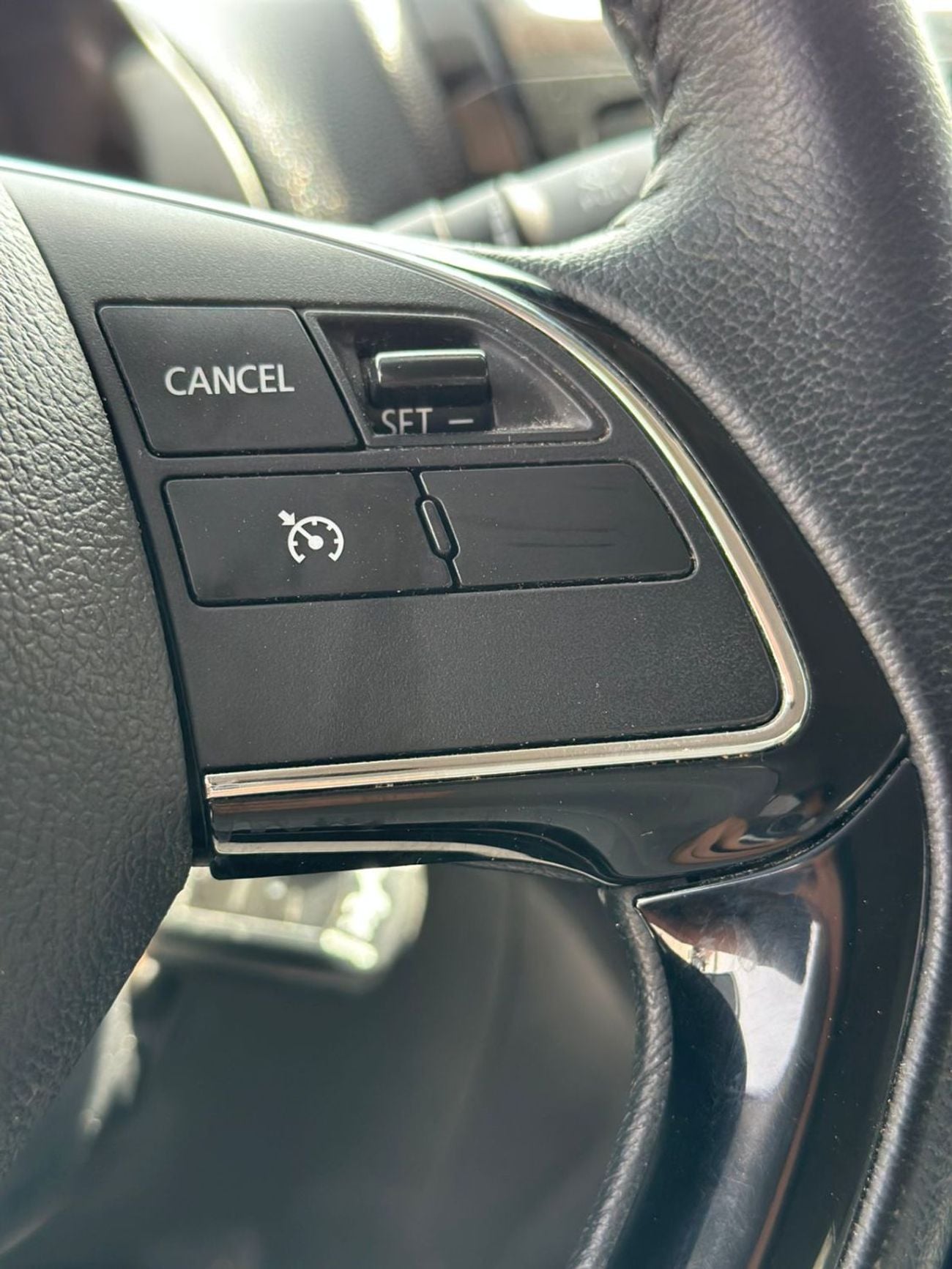 ميتسوبيشي اتراج GLX Base 1.2L