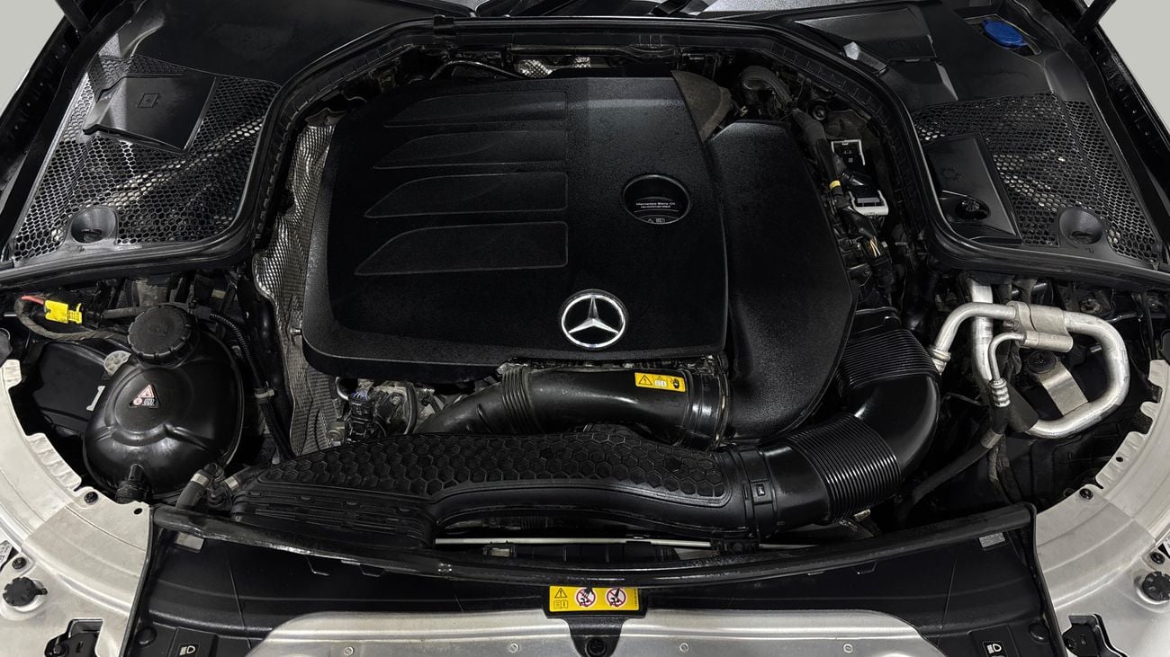 مرسيدس بنز C 200 AMG كارس24 هي سوق ضخم للسيارات المستعملة موثوق ومضمون ٪كارس24 هي سوق ضخم للسيارات المستعملة موثوق ومضمون