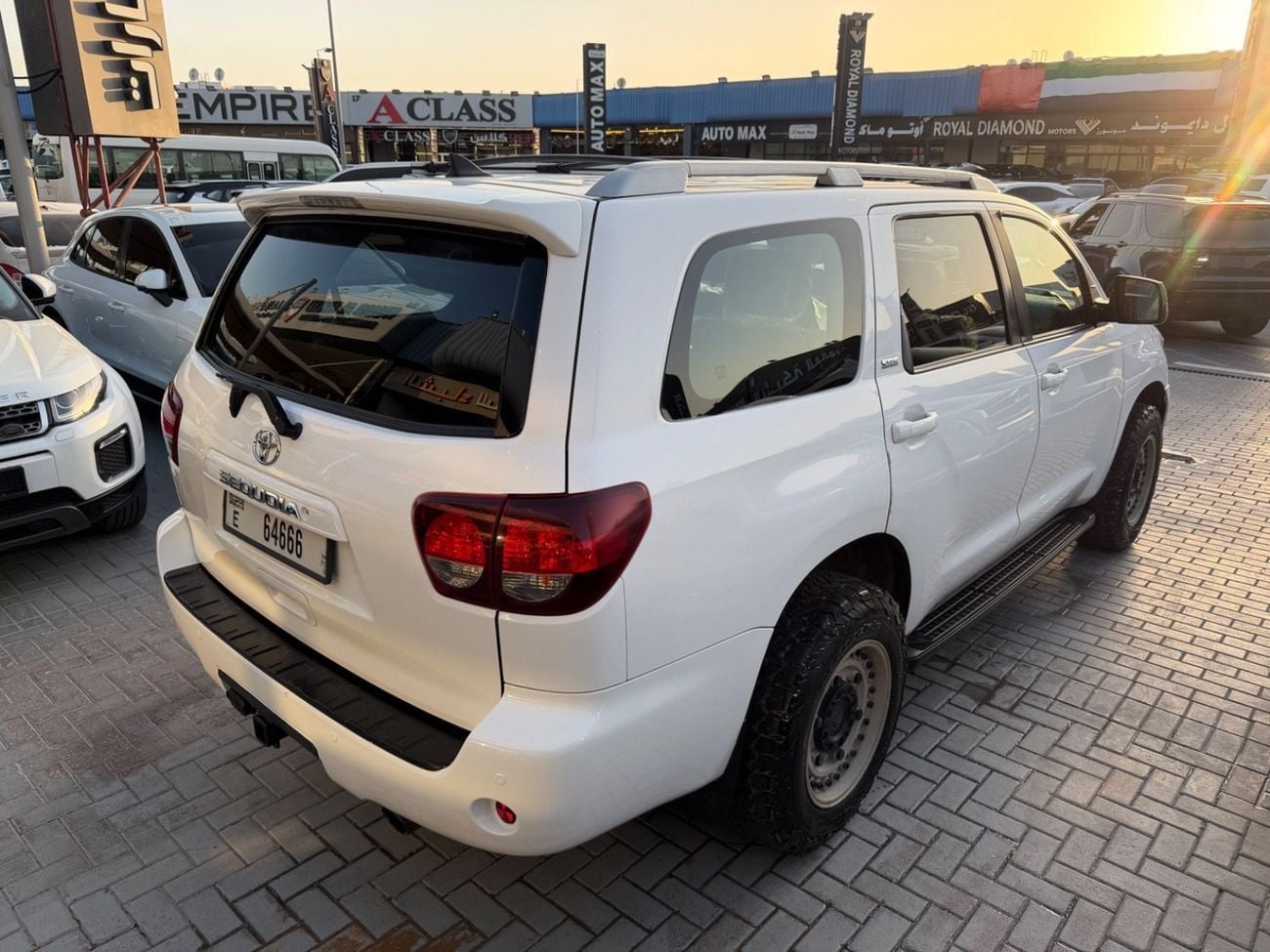 Toyota Sequoia SR5 (NON GCC)