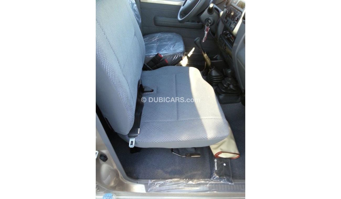 تويوتا لاند كروزر Hard Top 76 LX 10, Petrol engine, 10 Seats