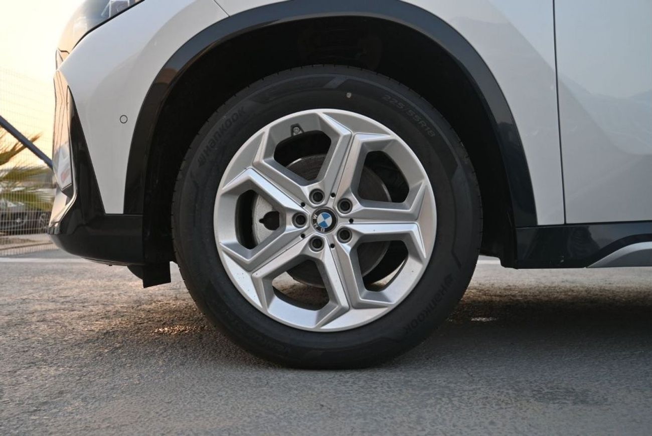 BMW X1 BMW X1 sDrive 20Li 1.5L Turbo, 3 Cylinder Petrol, 7 Speed DCT