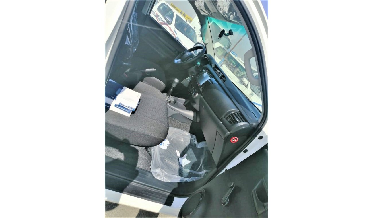 Toyota Hilux DIESEI L 2.4 MANUAL  GEAR