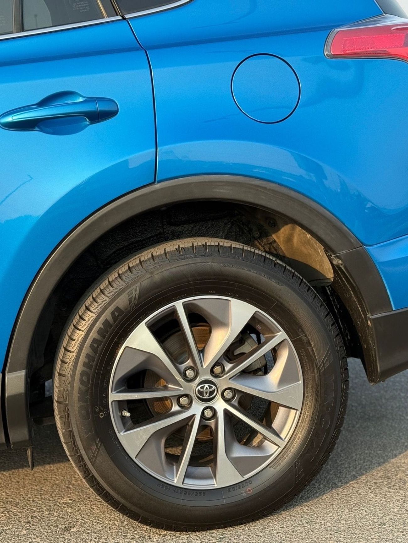 Toyota RAV4 XLE 2.5L Hybrid