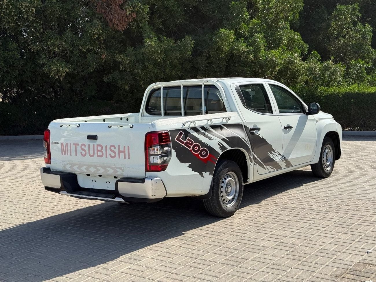 Mitsubishi L200 GL 2.4L (132 HP)