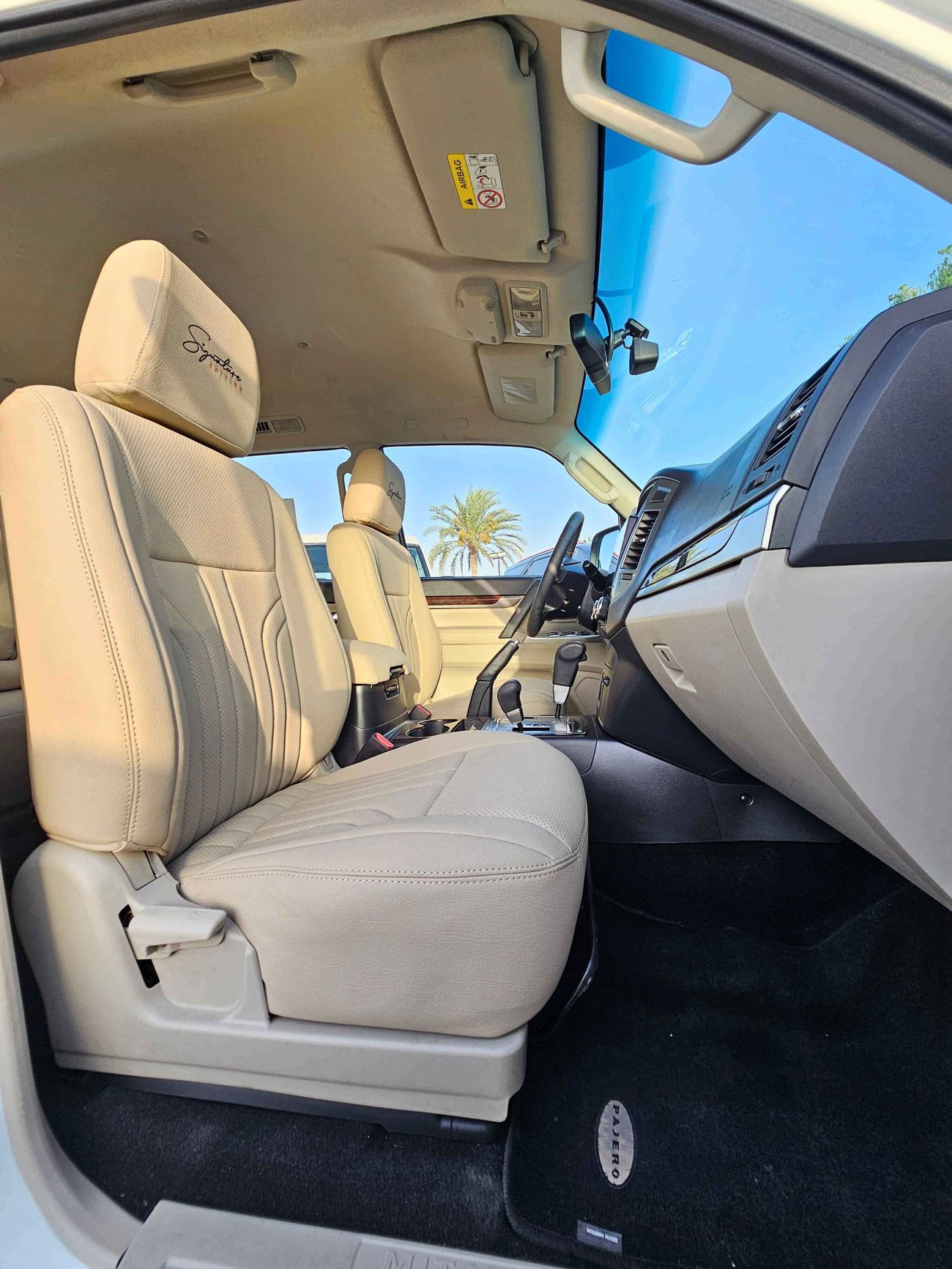 ميتسوبيشي باجيرو GLS 3.5/ 4WD/ LEATHER/ DVD CAMERA/ LOW MILEAGE/ 861 Monthly/ LOT#700193