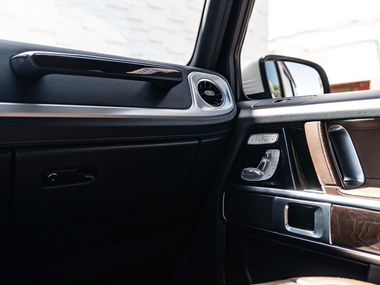 Mercedes-Benz G 500 Std 4.0L (422 HP)