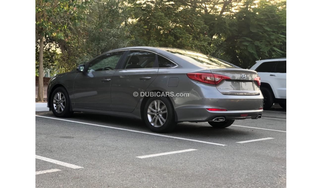 Hyundai Sonata SE Model 2017 GCC CAR PERFECT CONDITION INSIDE AND OUTSIDE FULL ELECTRIC CONTROL STEERING CONTROL