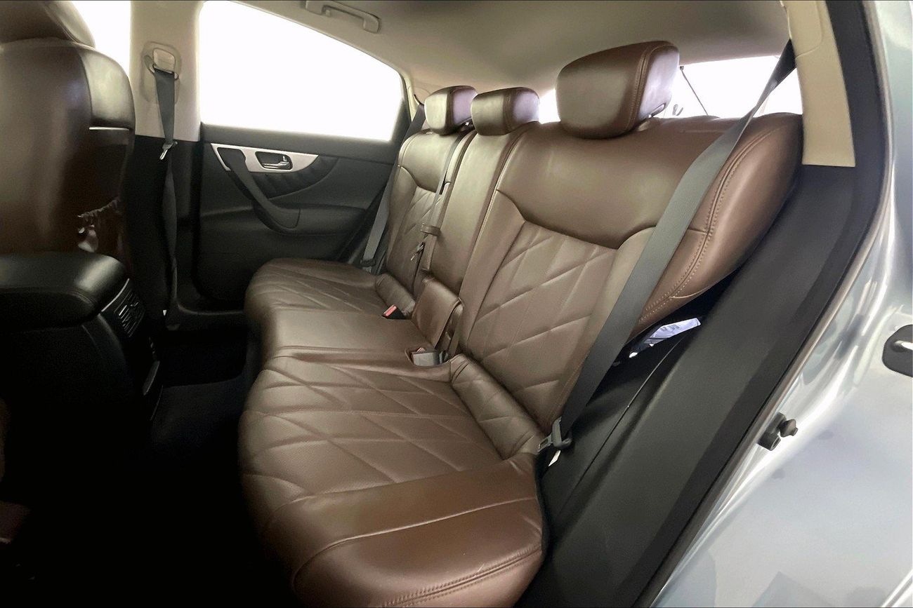 إنفينيتي QX70 Luxury / Luxe Sensory | شامل الضمان | 0 ﺪﻔﻋﺓ ﺃﻮﻟﻯ