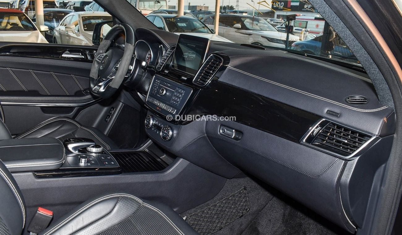 مرسيدس بنز GLS 63 AMG