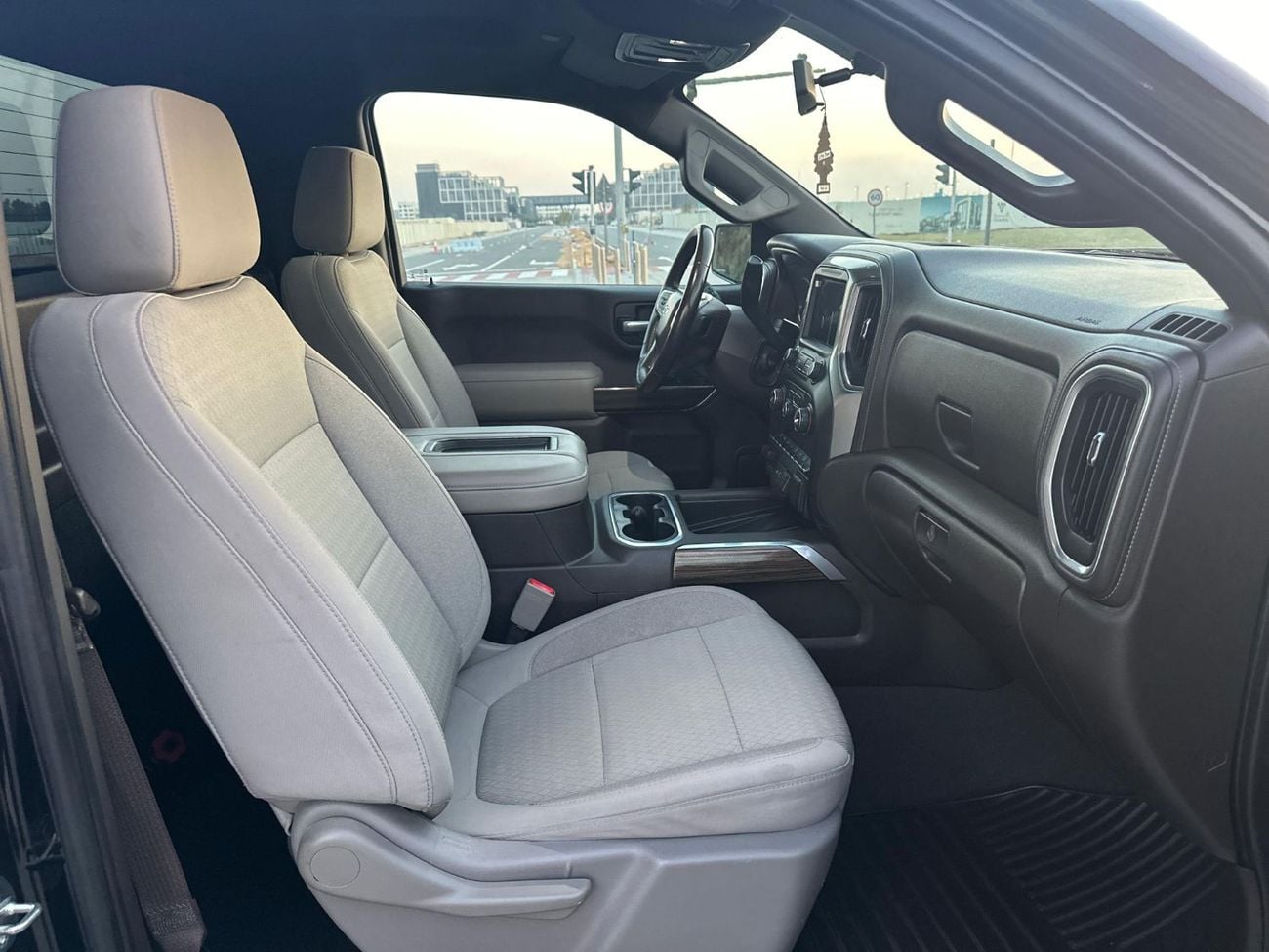 شيفروليه سيلفارادو 5.3 V8 LT