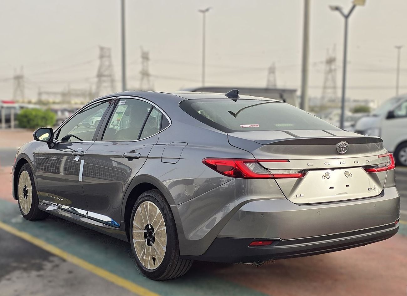 Toyota Camry Toyota Camry LE 2.5L Hybrid A/T FWD Sedan GCC Silver color 2026 model