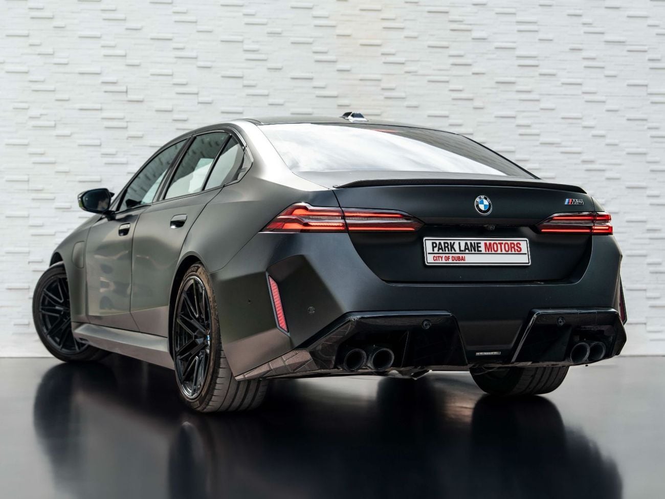 بي أم دبليو M5 STD