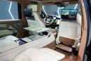 لاند روفر رينج روفر SV LWB P530 2023 Vogue SV LWB, Two-Tone Interior, Executive Rear Seat w/ Entertainment, Al Tayer Warr + Serv!!