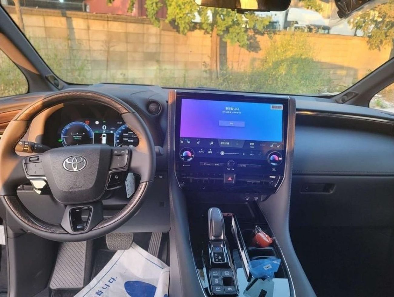 تويوتا ألفارد 2.5 Petrol / HYBRID / Model 2024