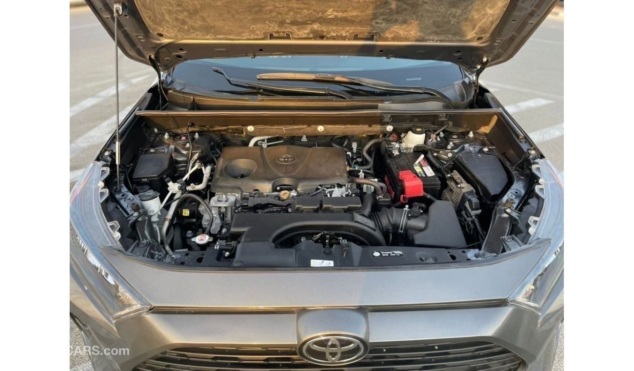 تويوتا راف ٤ 2020 Toyota RAV4 XLE 2.5L V4 /