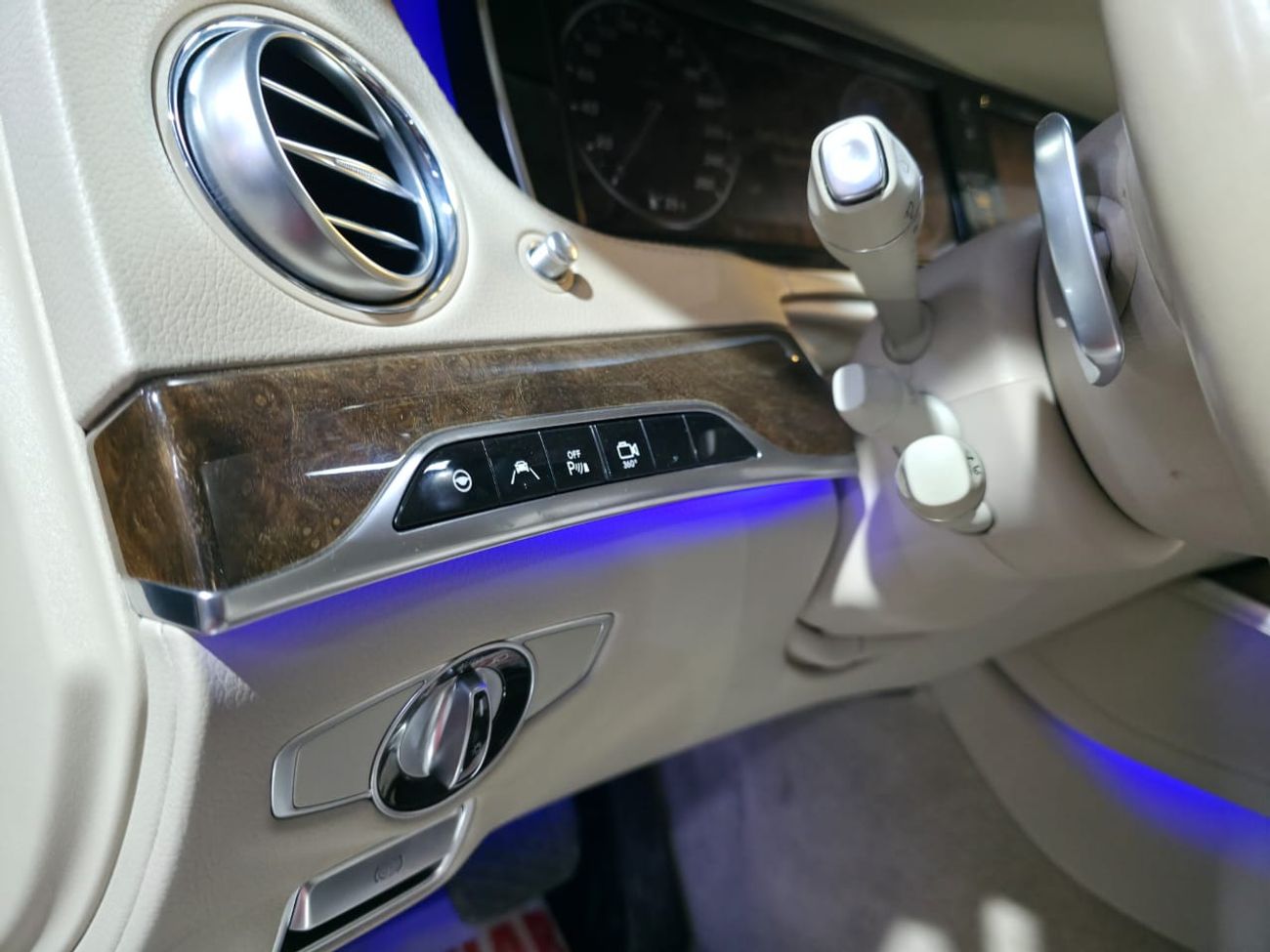 مرسيدس بنز S 550