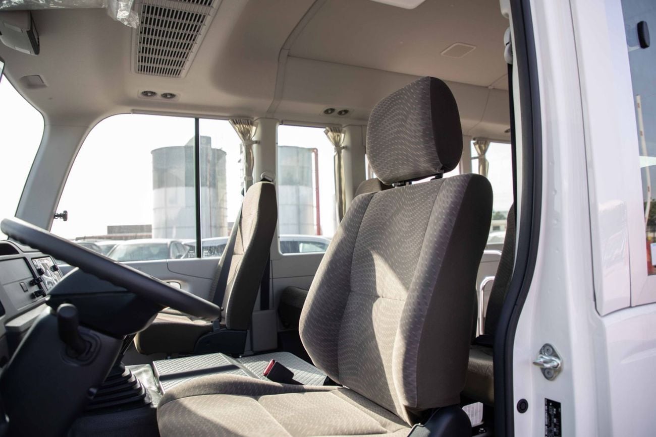تويوتا كوستر 30 Seater 4.0L - White Inside Grey | Export Only