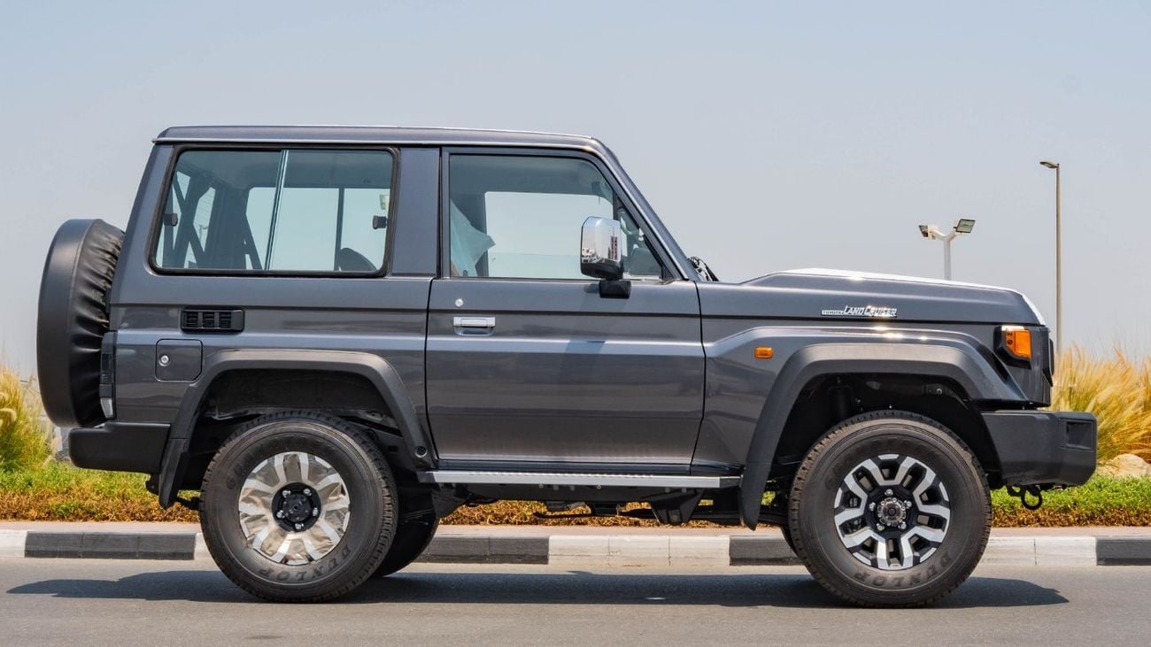 تويوتا لاند كروزر 70 2025 Toyota Land Cruiser LC 71 4.0L Petrol AT Full Option Dark Grey