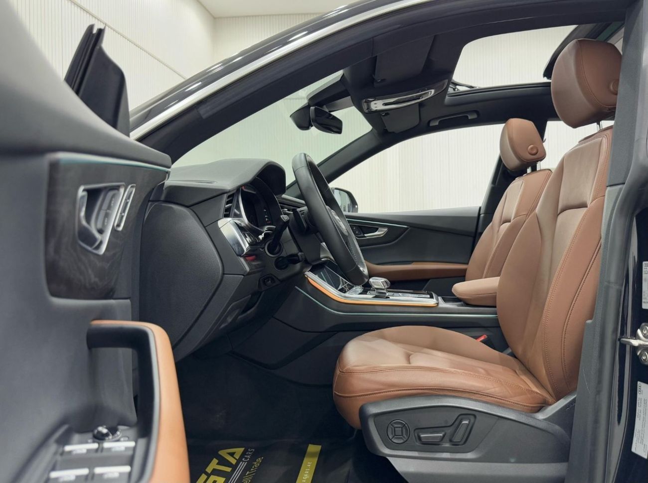 Audi Q8 55 TFSI quattro S-Line 3.0L 2021 Audi Q8 S-Line 55TFSI Quattro, 2025 Audi Warranty + Service Pack, L