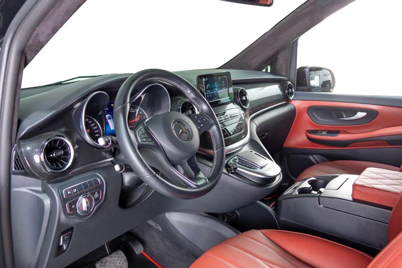 Mercedes-Benz V 250 Std 2.1L Falcon Edition-Star Light System-ONLY 21,000Km-19 Inch Rims-Entertainment Screen