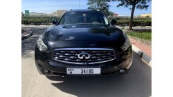 Infiniti FX35 2009 fx 35 low milage gcc first owner with services history  full option clean