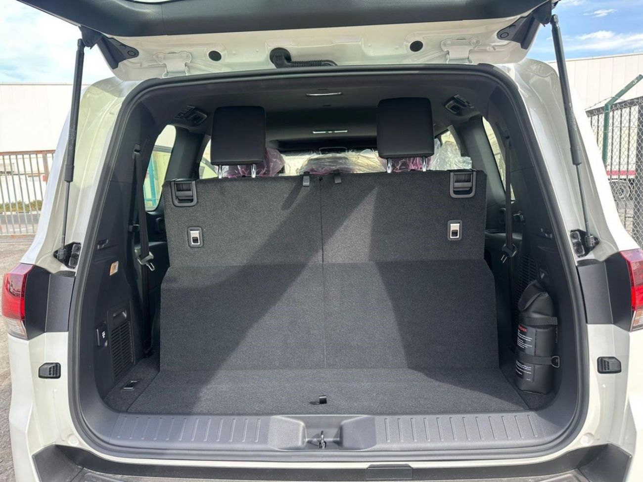 تويوتا لاند كروزر 2025 Toyota Land Cruiser GXR AX 3.5L Twin Turbo AT Petrol