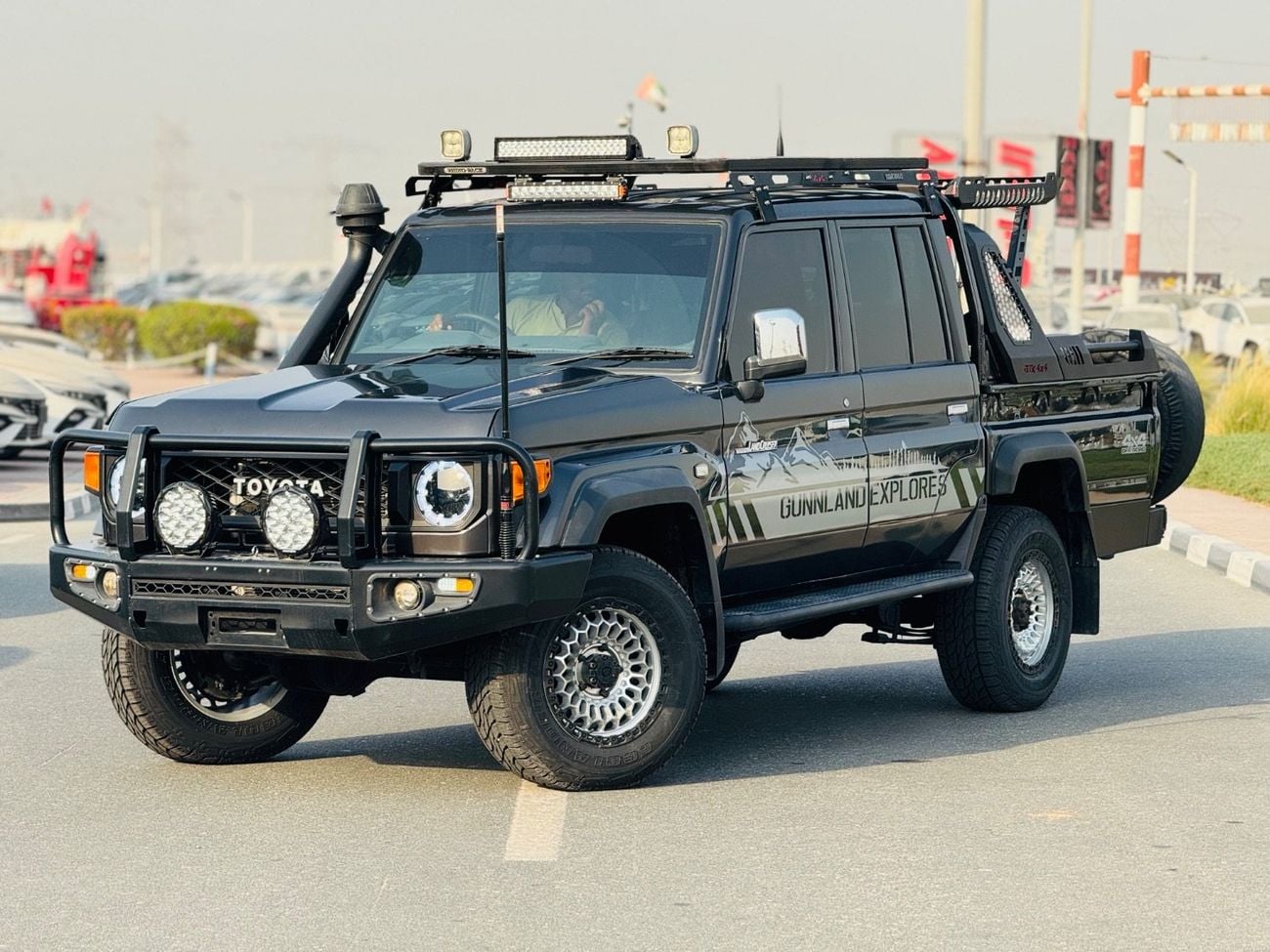 Toyota Land Cruiser Pick Up