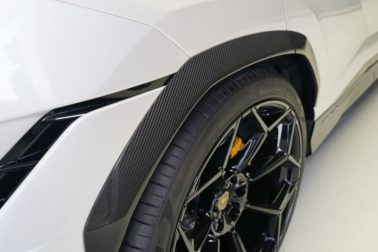 لامبورغيني اوروس 4.0T V8 Performante