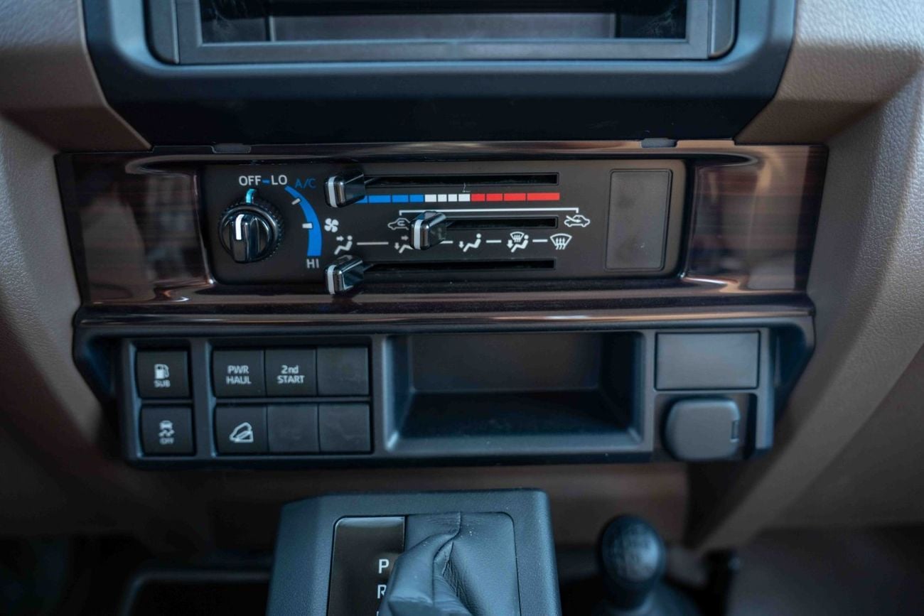 Toyota Land Cruiser Pick Up Toyota Land Cruiser LC79 Pickup 2.8L Diesel