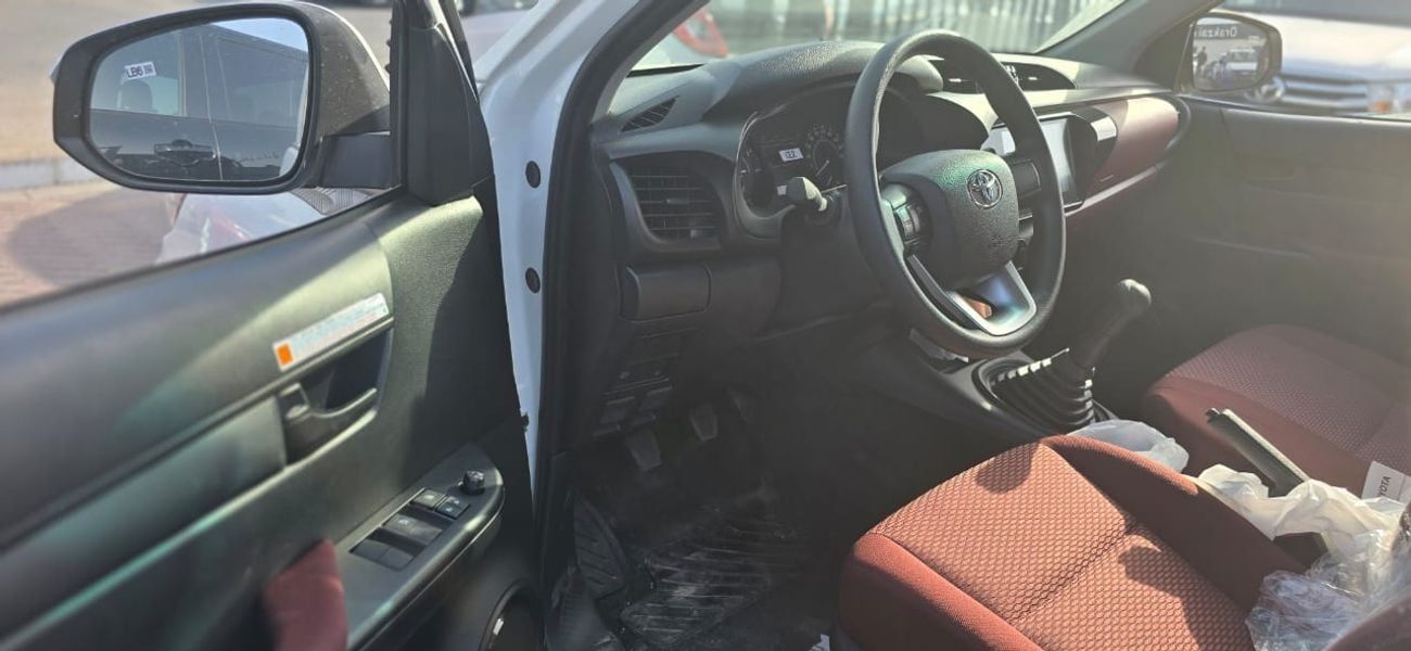 Toyota Hilux toyota hilux double cabin 4*2 Disesel 2.4 manual transmation