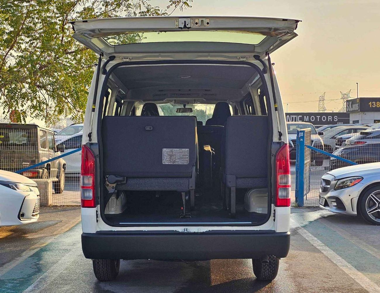 Toyota Hiace STANDARD ROOF / M/T / 2.5L DIESEL / 15 SEATER (CODE # HDSTD25)