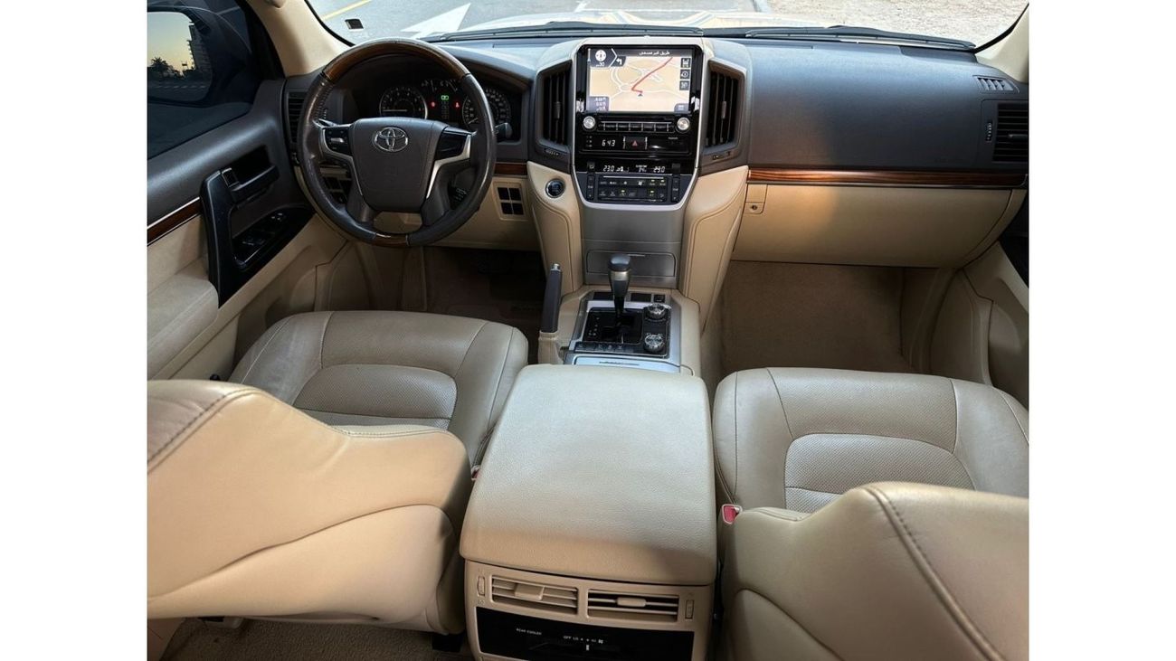 تويوتا لاند كروزر GXR