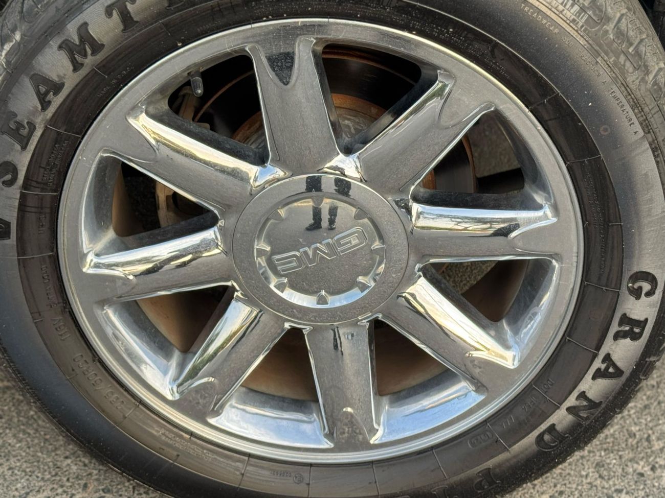 جي أم سي يوكون GCC SPEC NEAT AND CLEAN LESS KILOMETER