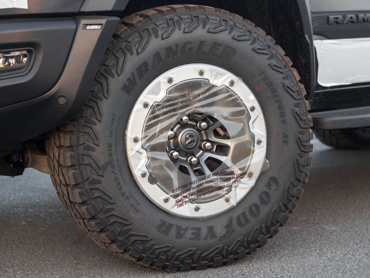 رام 1500 EXPORT PRICE - RHO - GRANITE GREY (FULL OPTION)