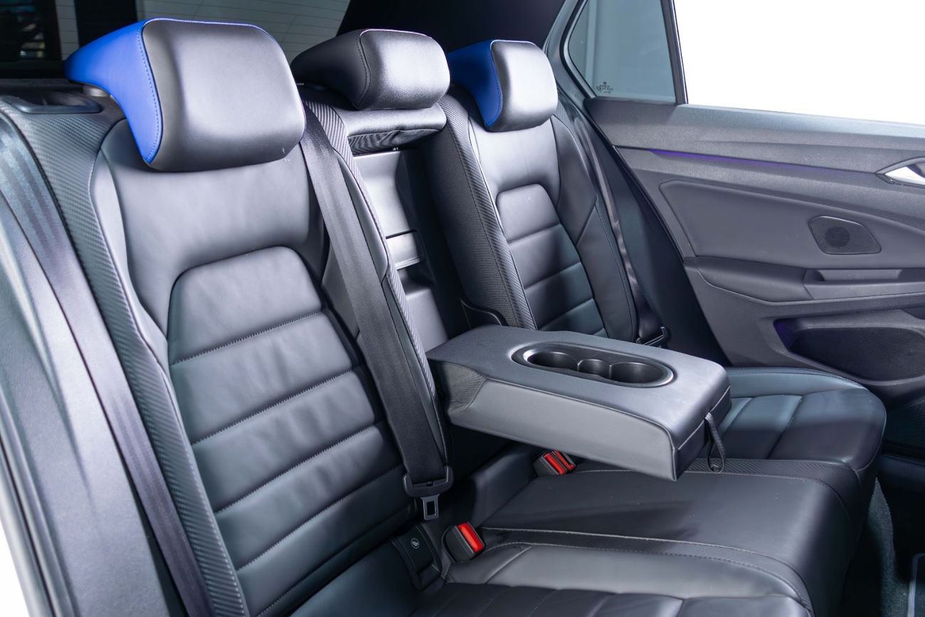 فولكس واجن جولف ار Base 2.0T