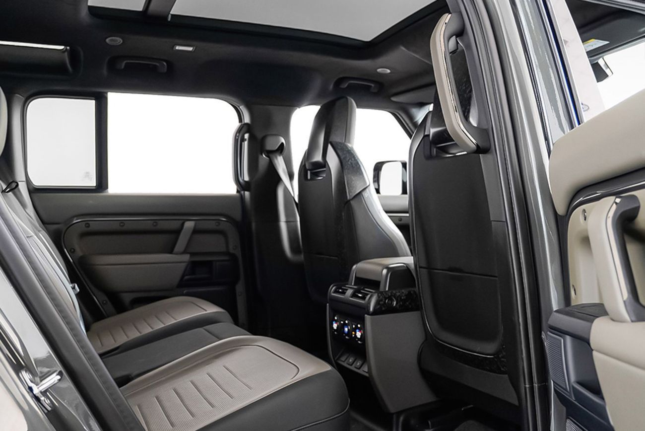 Land Rover Defender 110 P635 OCTA V8