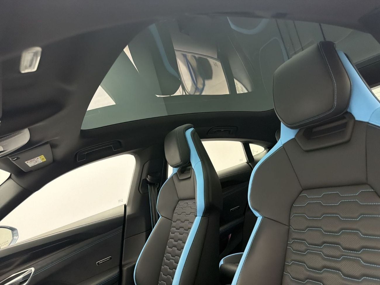 أودي إي ترون جي تي e-tron GT quattro 530hp Exclusive Edition (Ref# 07801)
