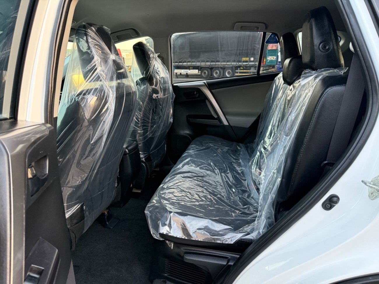 Toyota RAV4 2018 XLE HYBRID KEYLESS US SPEC