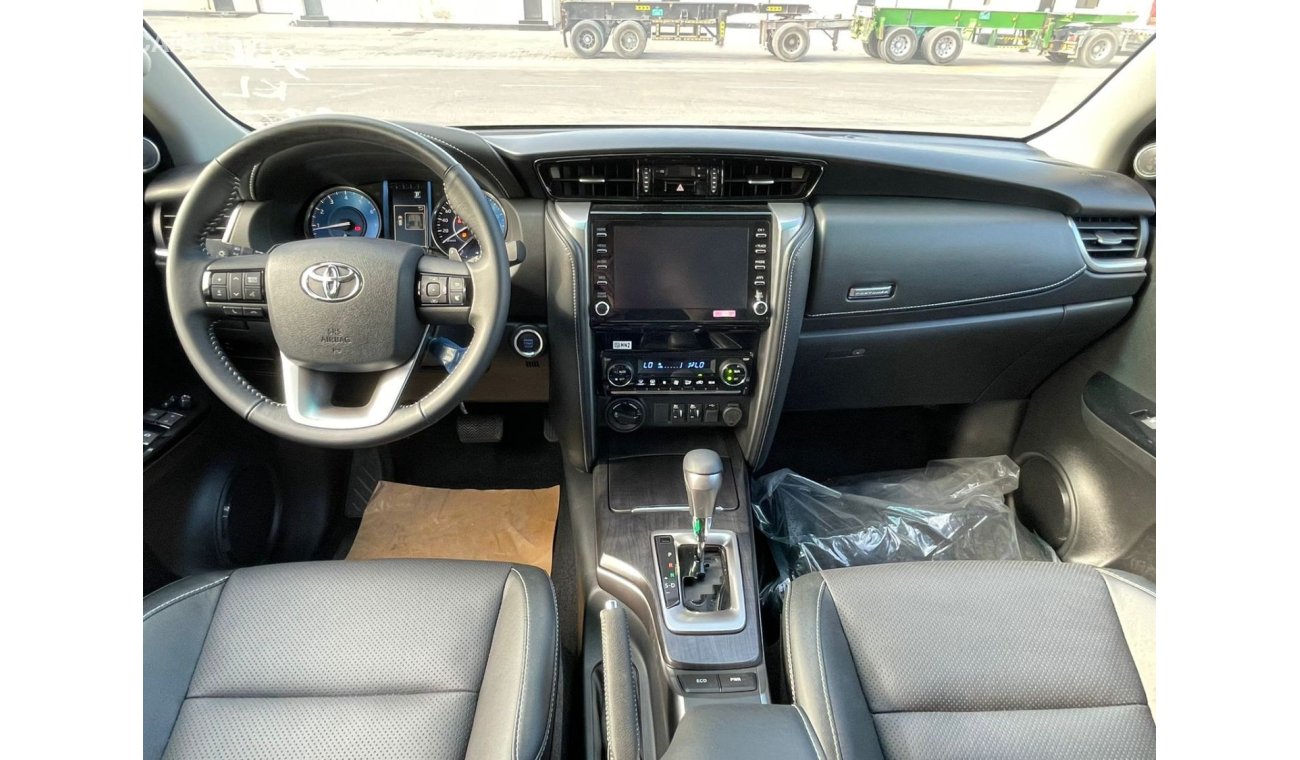 تويوتا فورتونر Toyota Fortuner 4.0L VXR , Black Interior