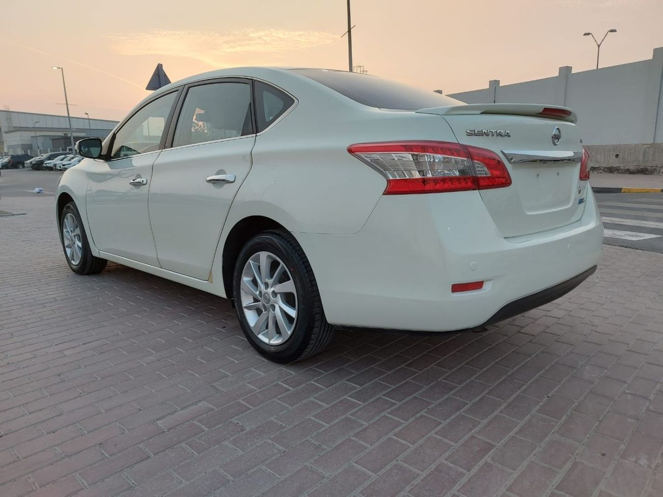 نيسان سنترا SL 1.8L