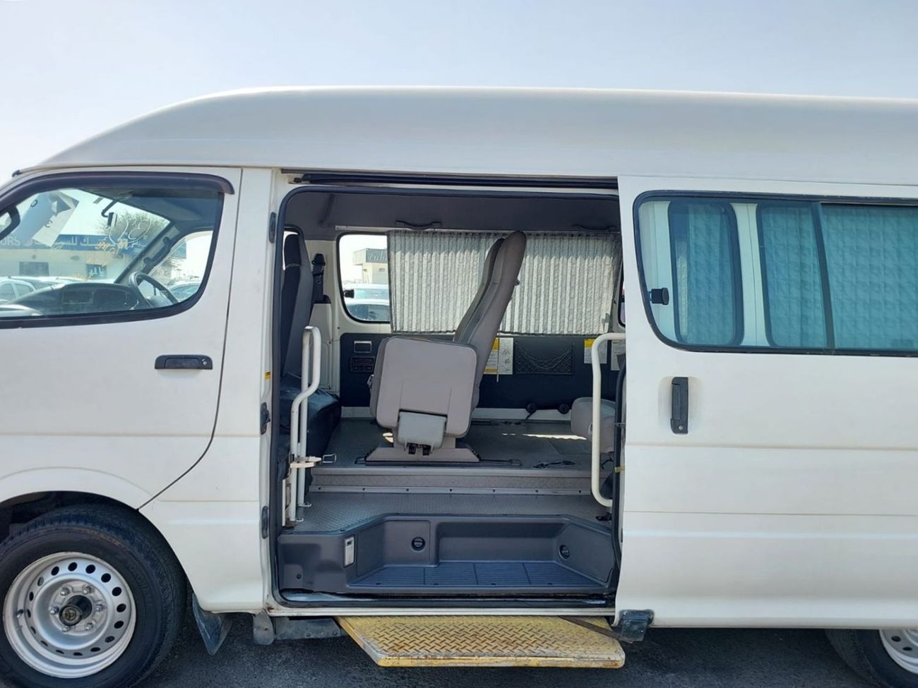 Toyota Hiace (RAMADAN OFFER) TOYOTA HIACE VAN RHD 2001 MODEL 3.0 L DIESEL AUTOMATIC(PM07214)