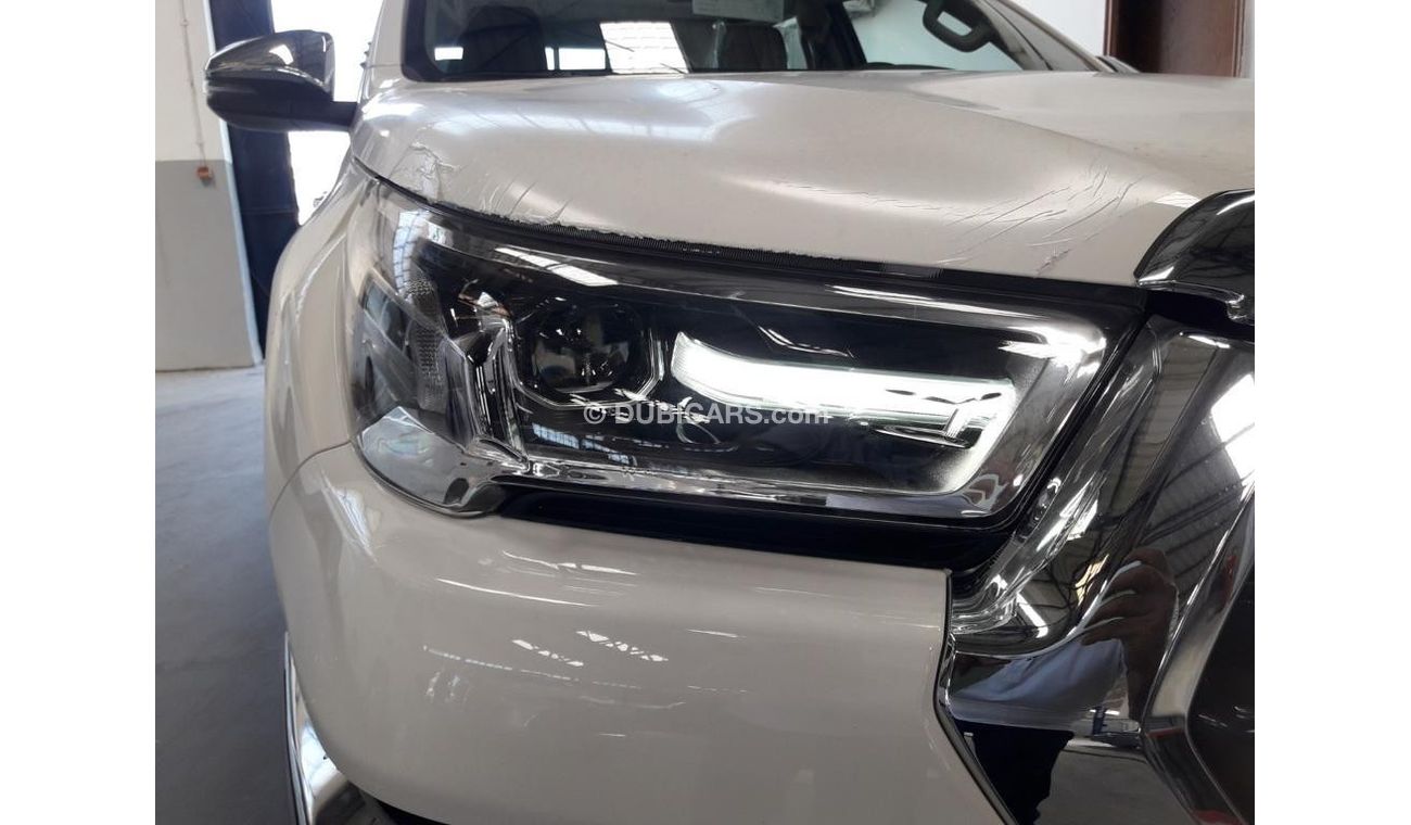 Toyota Hilux 2.4 L , Diesel , Manual , Rear AC