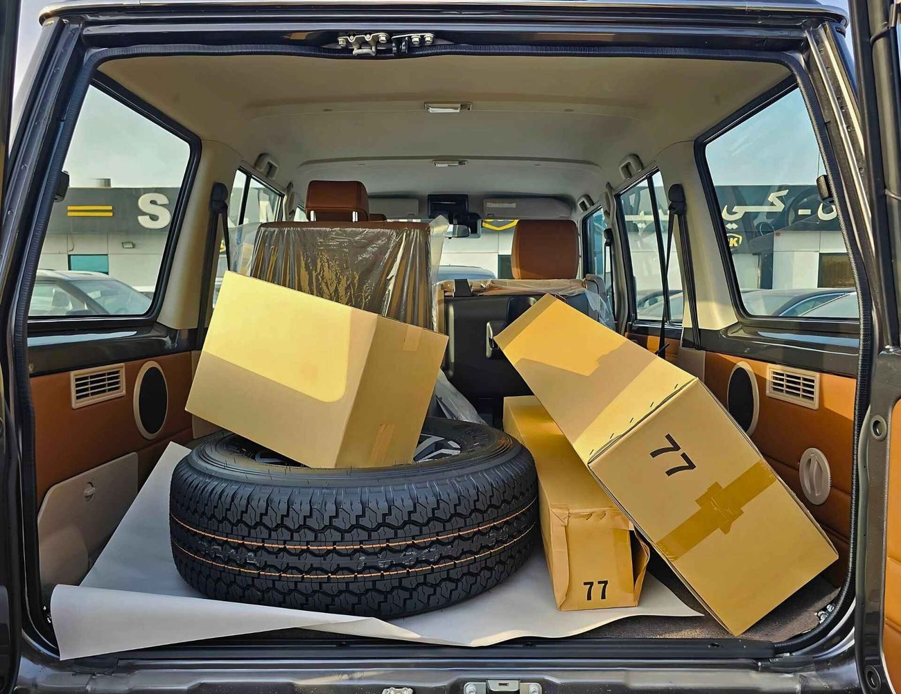 Toyota Land Cruiser 70 LC76 | A/T | 2.8L V4 DIESEL | WINCH SNORKEL | DVD CAMERA | HIGH OPTION | CODE # LX-Z