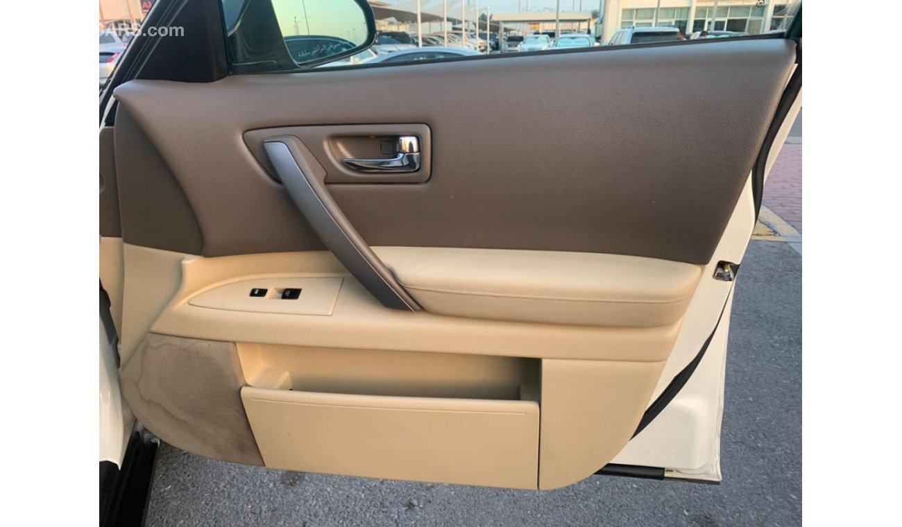 إنفينيتي FX35 Infiniti fx35_Gcc_2008_Excellent_Condition _Full option